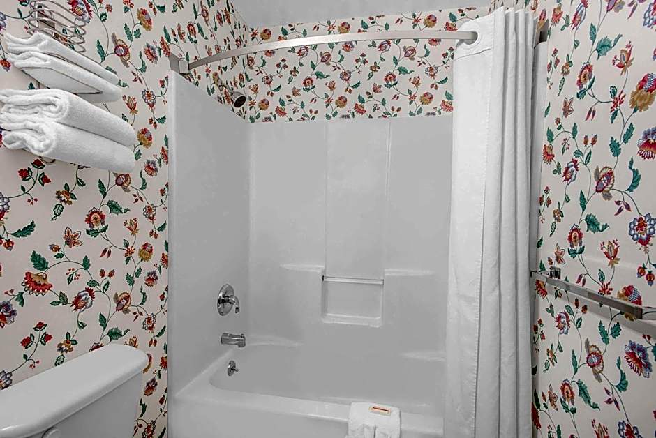 Super 8 by Wyndham Canandaigua