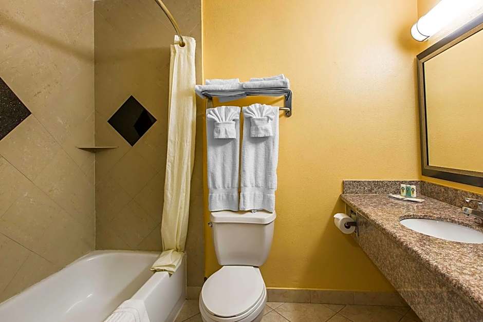 Quality Inn & Suites Bell Gardens-Los Angeles