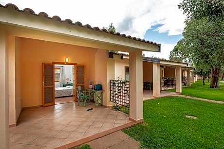 Family Room (2 Adults + 2 Children)