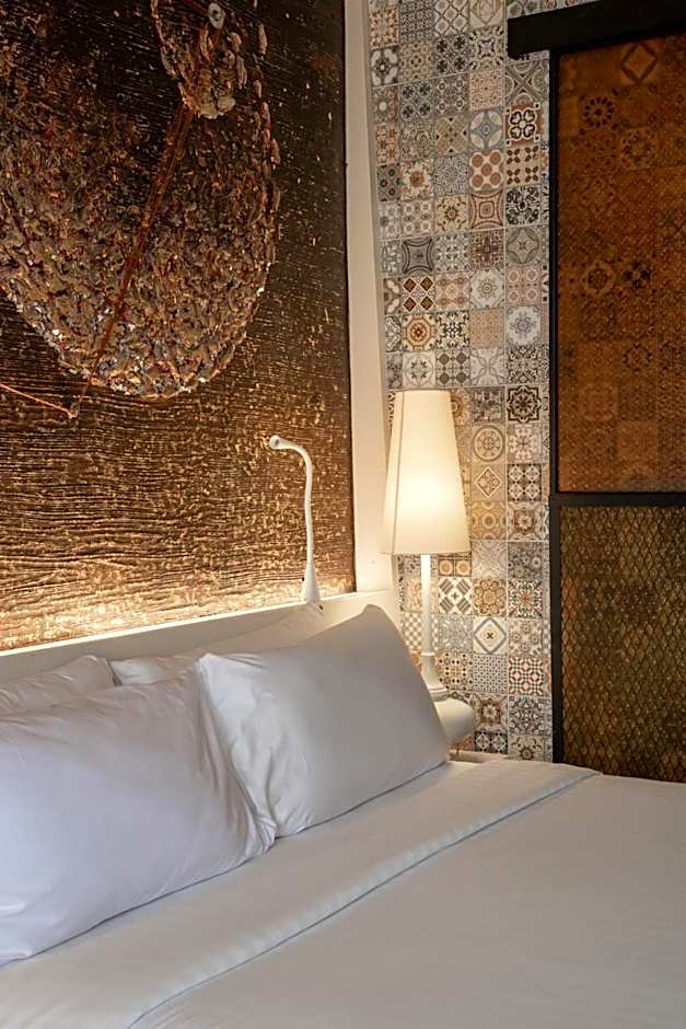 Photo 1 of 4 of Deluxe 1 King Bed