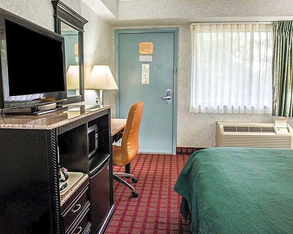 Quality Inn & Suites North Gibsonia