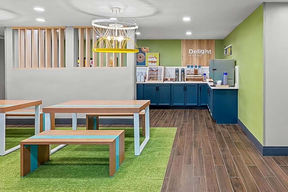 Spark by Hilton Brunswick