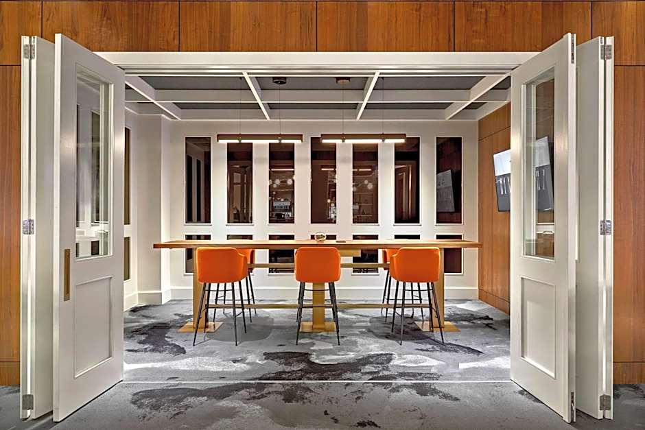 Courtyard by Marriott Calgary South