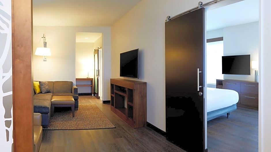 Hyatt Place Las Vegas at Silverton Village