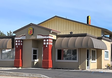 Super 8 by Wyndham Red Bluff