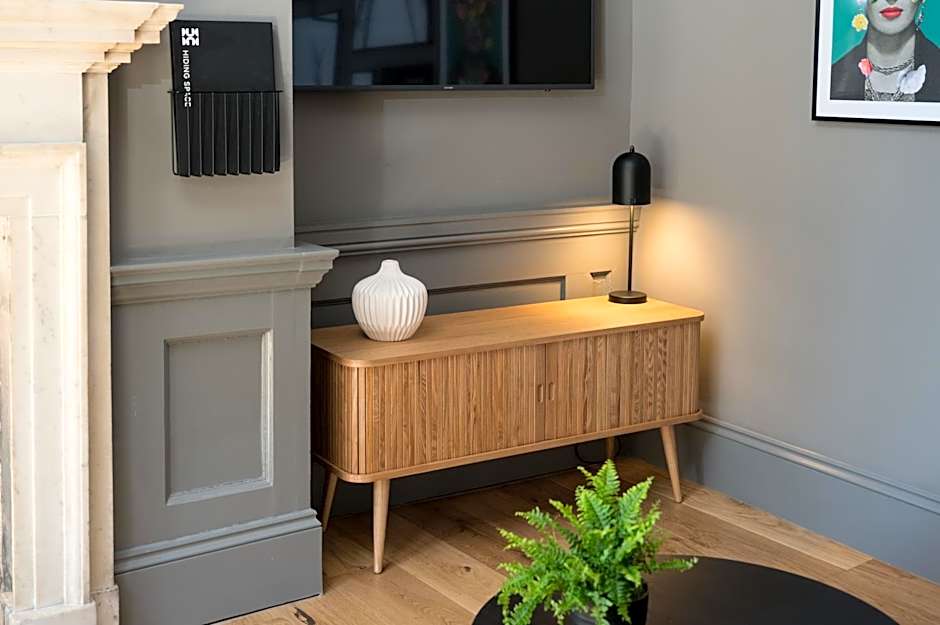 Hiding Space - Trim Street Apartments