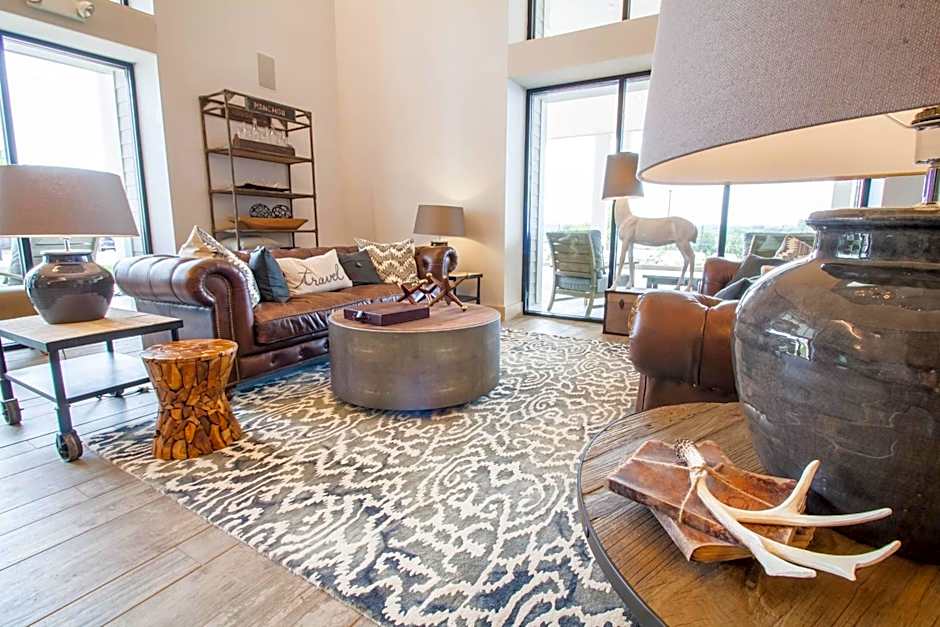 Hotel Renovo Des Moines Urbandale,Tapestry Collection Hilton
