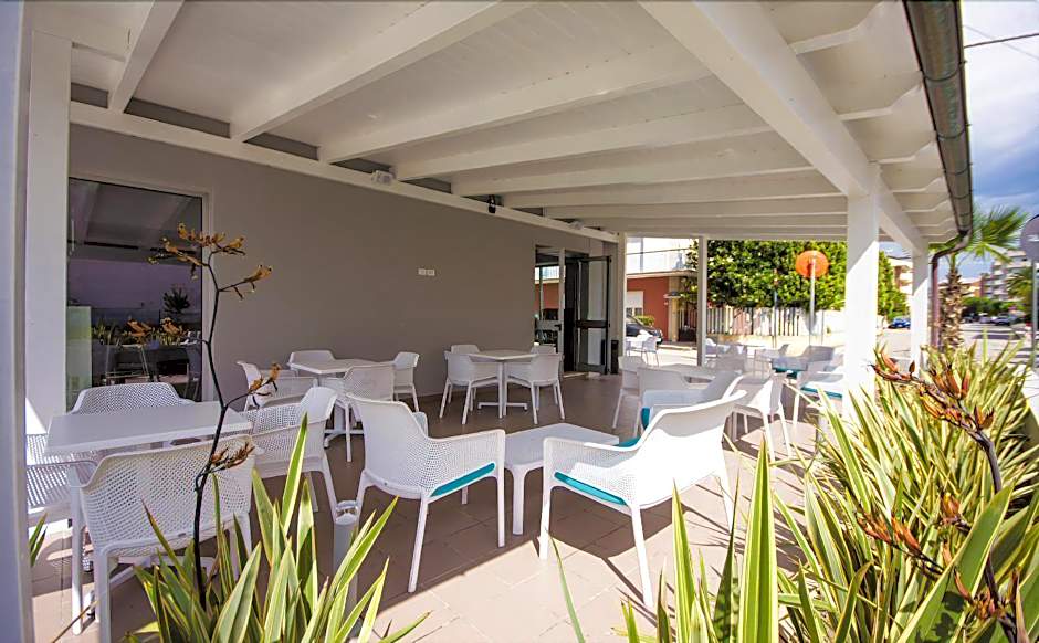 Adria Beach Hotel