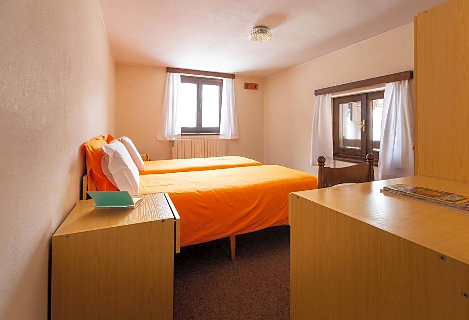 Hotel Meublè Adler - Rooms & Mountain Apartments