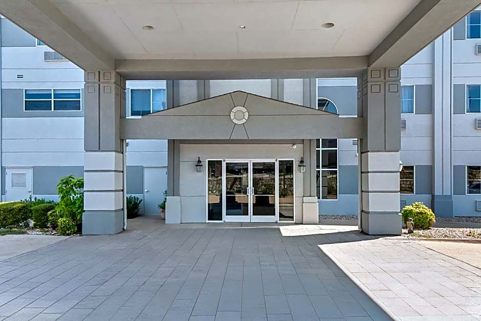 Super 8 by Wyndham Weatherford