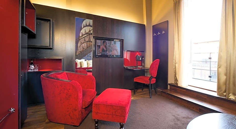 Home Hotel Folketeateret