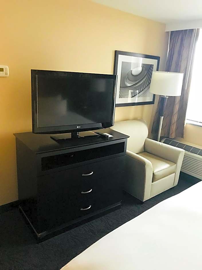 The Strathallan - A DoubleTree By Hilton