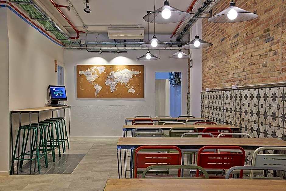 HOLA HOSTAL COLLBLANC