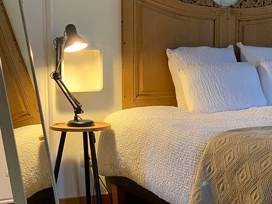 Hotel Au Nom De Dieu