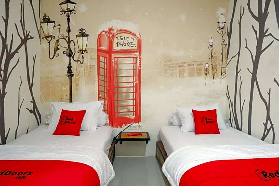 RedDoorz Syariah near Universitas Negeri Gorontalo 2