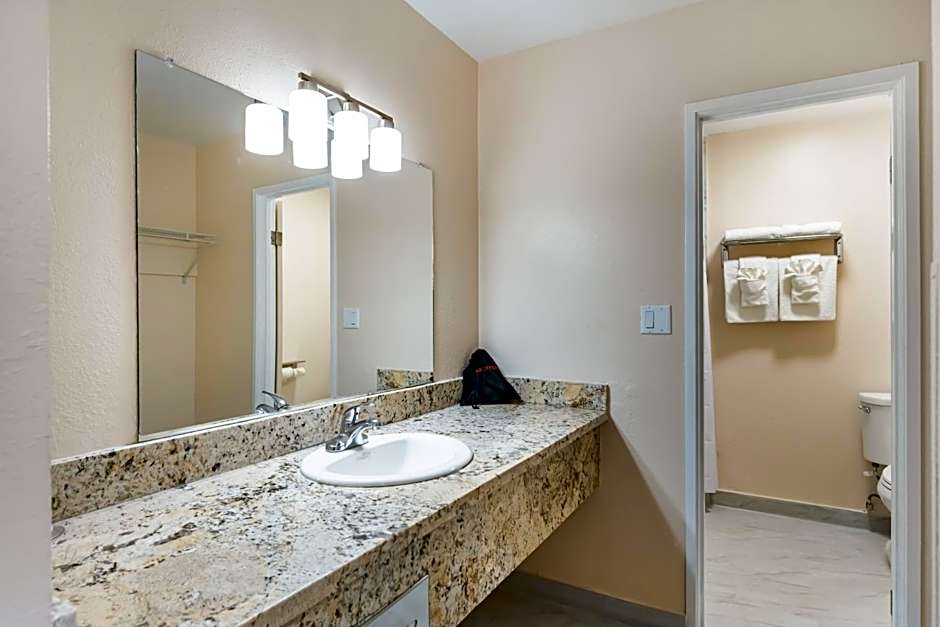 The Prime Suites, Vallejo - Napa Valley and Six Flags Discovery Kingdom