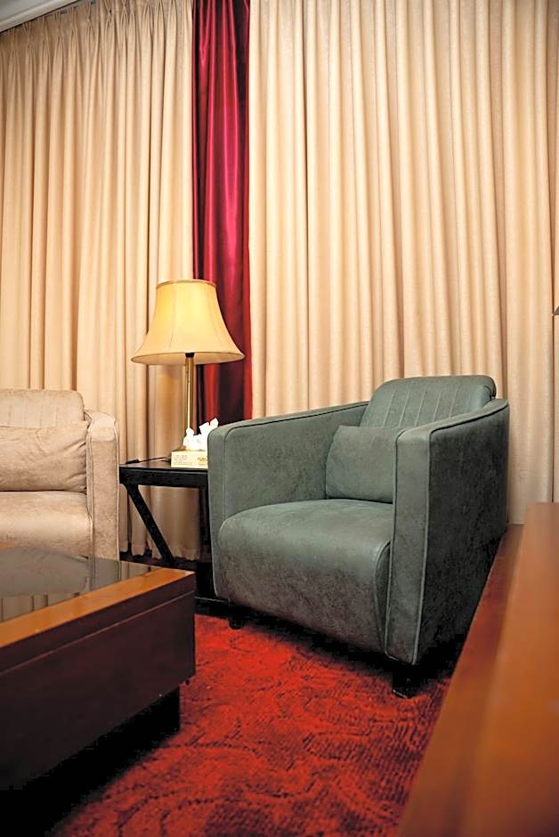 Sama Paris Plaza Hotel