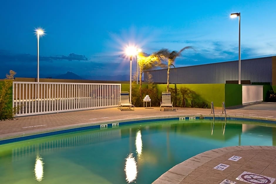Holiday Inn Express & Suites Monterrey Aeropuerto By IHG
