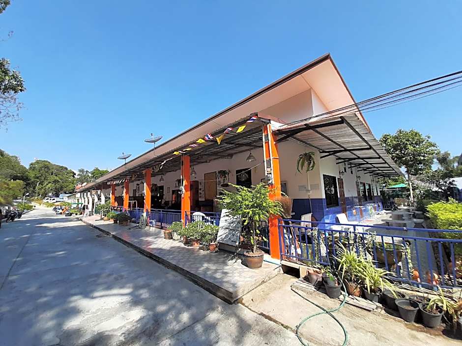 Runa Group House Samed 