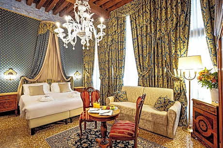 Junior Suite Canal View