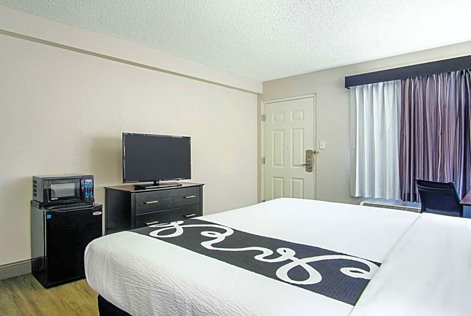 La Quinta Inn & Suites by Wyndham West Palm Beach - Florida Turn