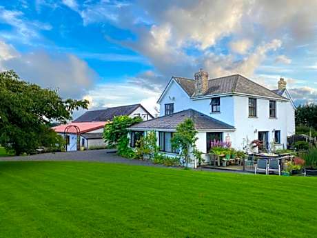 Jabajak Vineyard Restaurant & Rooms