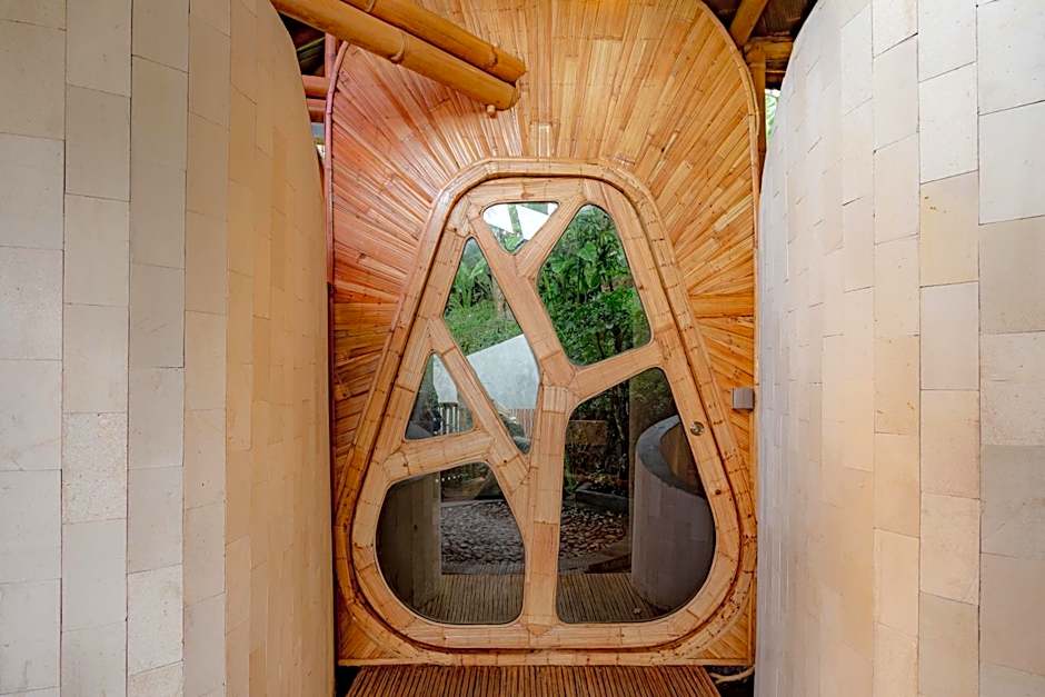 3 Bdr - Luxury Cliffside Bamboo Villa