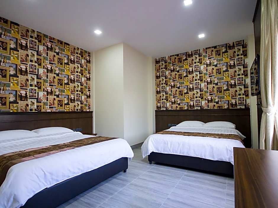 Islander Lodge by LWE