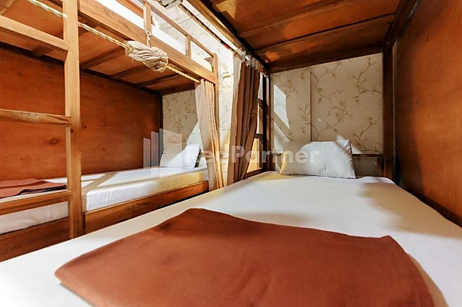 Shooting Star Hostel Kuta RedPartner (Mixed Dormitory)