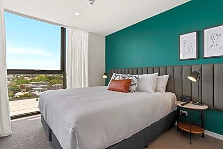 One Bedroom Apartment with Twin Beds and Balcony