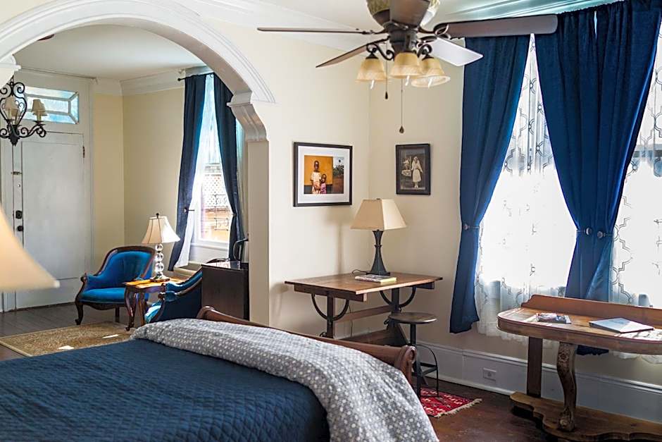 The Blue60 Marigny Inn