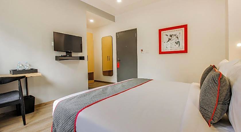 Super Townhouse 359 Begumpet Near Hyderabad Central