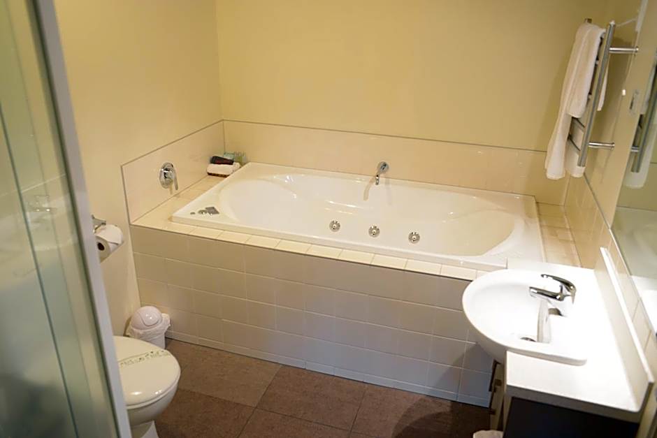 The Hobbit Motorlodge