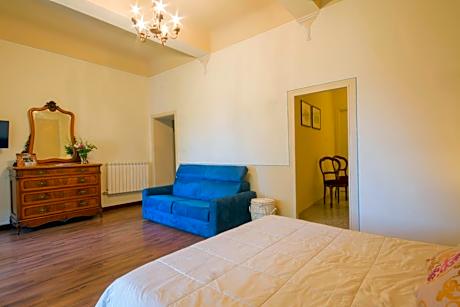 Quintuple Room