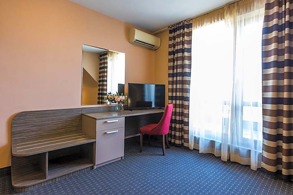 Plaza Hotel Plovdiv - Free Parking