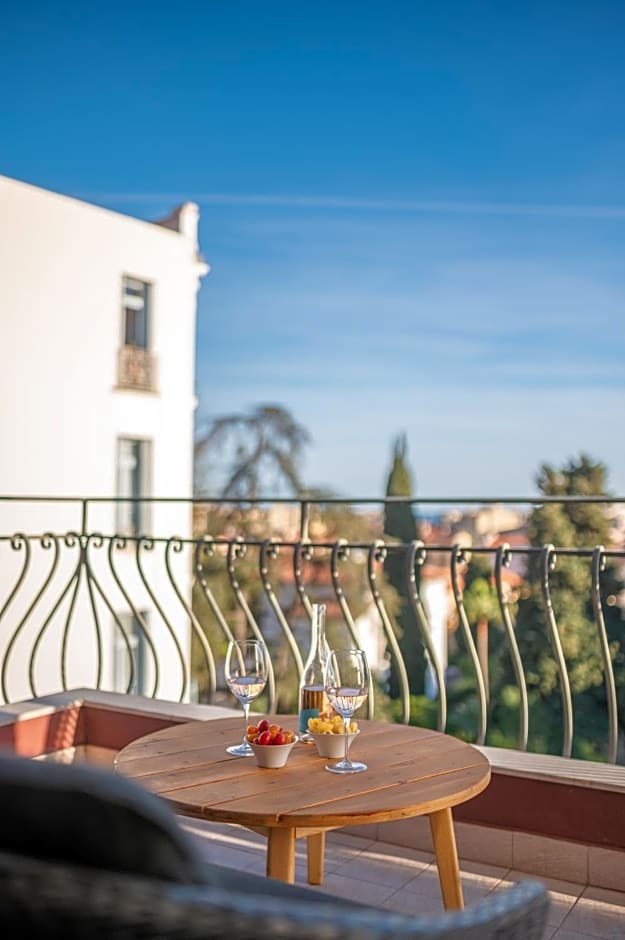 La Fabrique à Poupées - Chambres et Appartements de charme au coeur de Menton