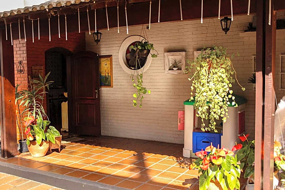 Casa com Piscina e Área Gourmet em Mury