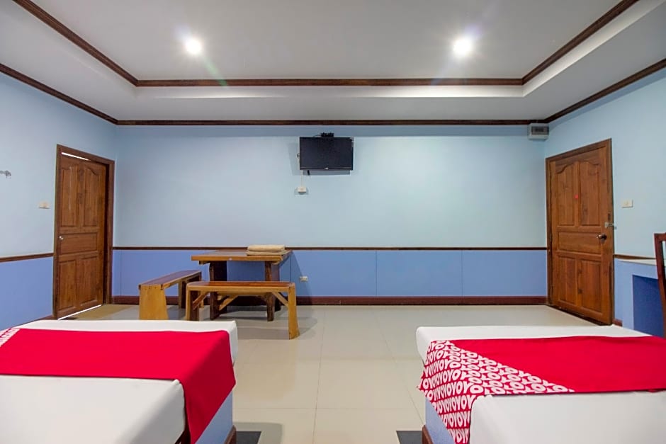 OYO 75334 Train Hotel