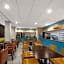 Country Inn & Suites by Radisson, Fredericksburg South (I-95), VA