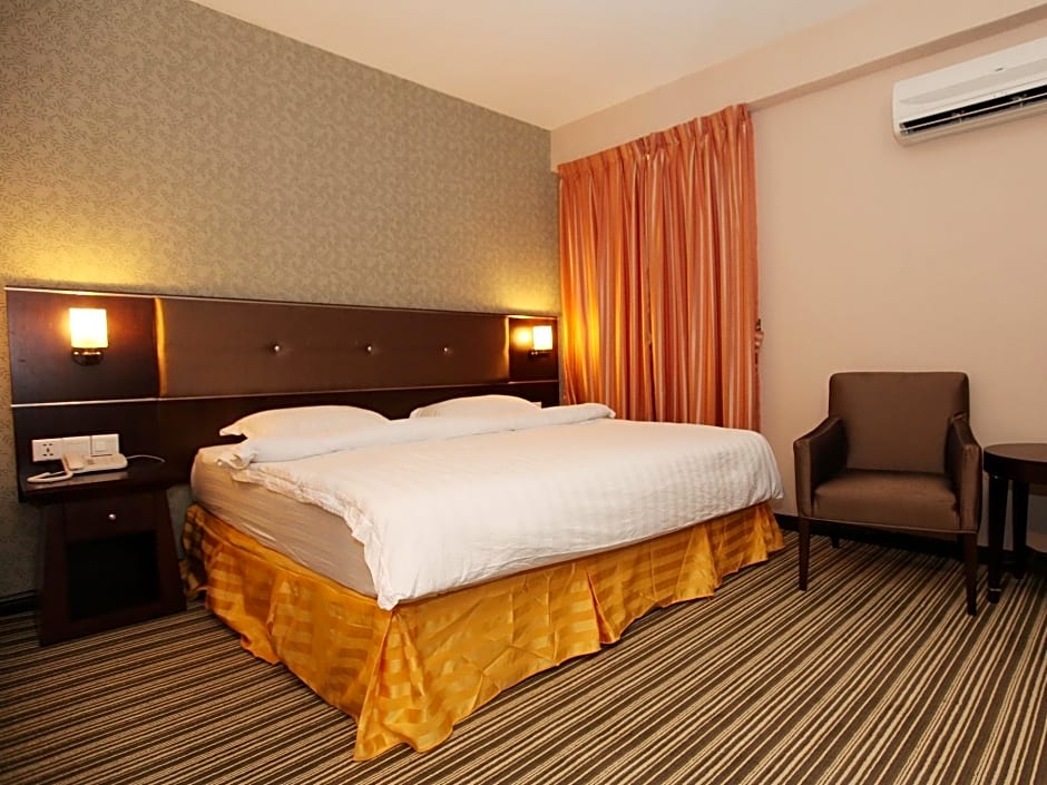 1 City Hotel