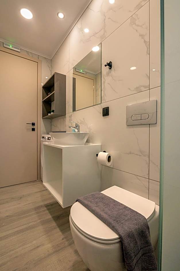 Lysithea Apartments - brand new, stylish & central