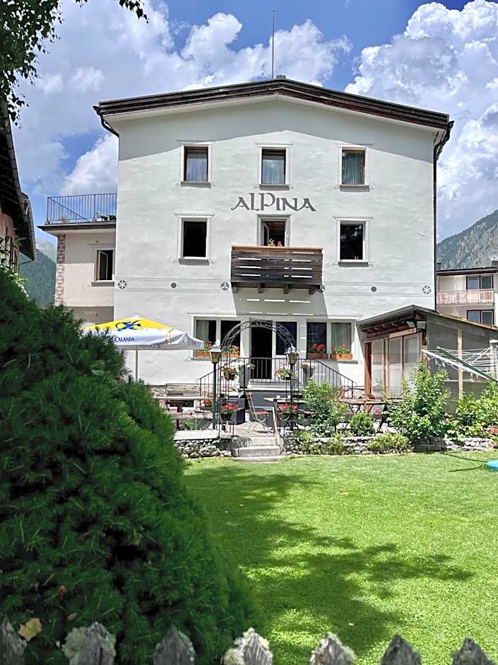 Hotel Alpina