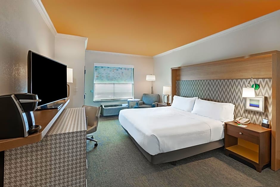 Holiday Inn and Suites McKinney - Allen By IHG