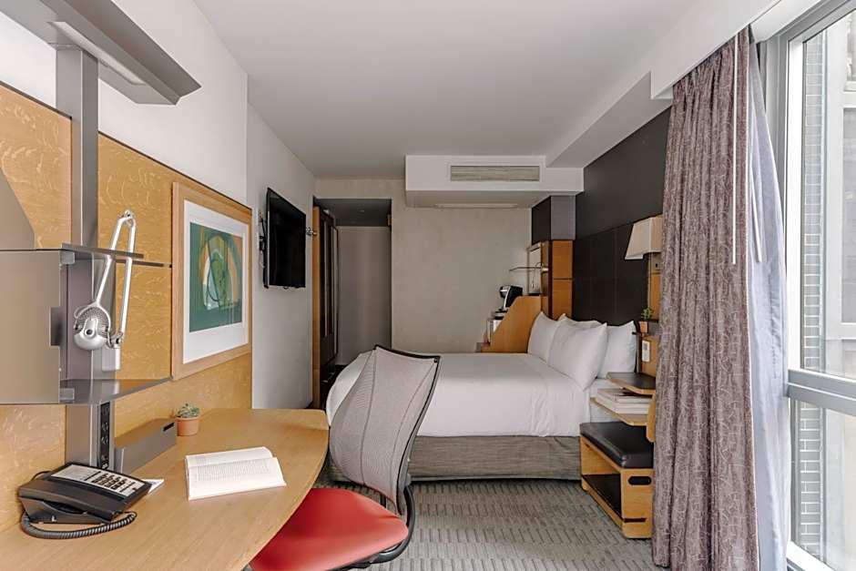 The Jewel, a Club Quarters Hotel, Opposite Rockefeller Center