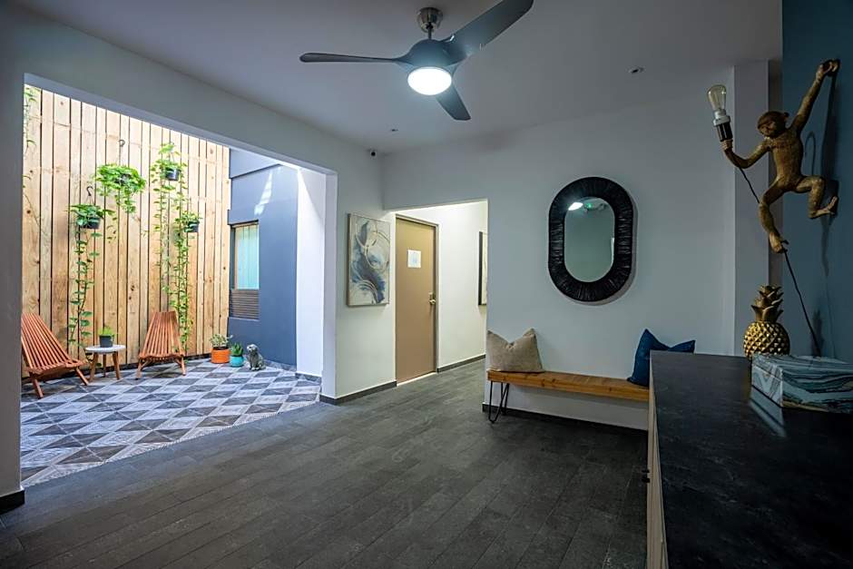 La Buena Vida Inn