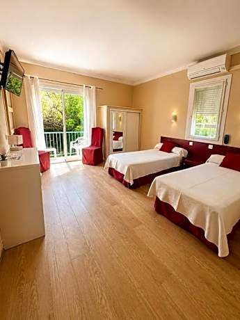 Triple Room with Balcony
