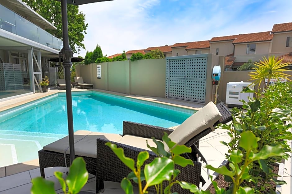 Trailways Hotel Nelson