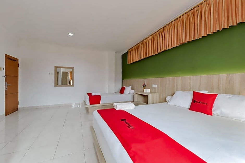 RedDoorz Syariah near Taman Bekapai 2