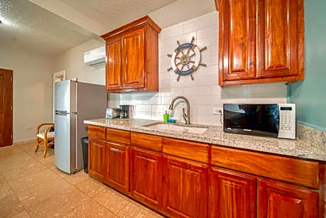 Queen Suite with Sea View
