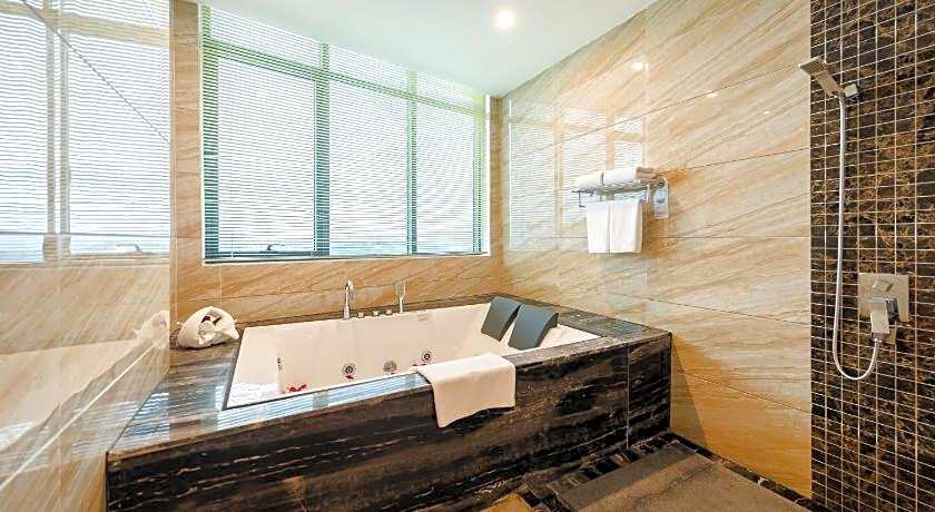 Muong Thanh Luxury Quang Ninh Hotel